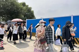 高考碰上端午假期 全家陪考“心情平静”图片