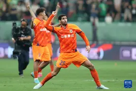 足协杯：山东泰山胜北京国安图片