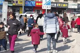 兰州大砂坪小学门口共享单车停放点取消了图片