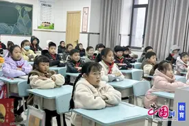 以“练”筑防，临“震”不慌 宜宾洗马池小学开展防震逃生演练图片