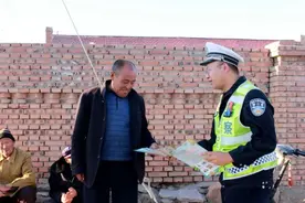 吹响“冬日安全哨”，太仆寺旗交警守护群众出行平安图片