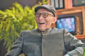 游本昌：一滴水，融入大海才永不干涸图片