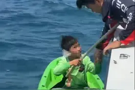 惊险！10岁男孩海钓时睡着，竟从陵水漂到了三亚，幸好……图片
