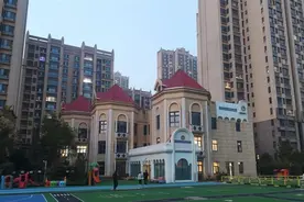48名学生呕吐腹泻！一学校紧急停课图片