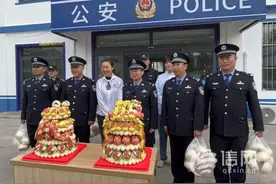 “馒馒喜欢你” 警察节来临之际崂山公安收获特殊礼物图片