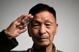 刘德厚：屹立不倒的机枪手，死守汉江南岸 | 《留住抗美援朝老兵的声音》54图片