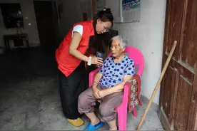 三穗县瓦寨镇：暖心助老上门认证 服务老人零距离图片