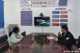 “快醒醒！群里1855个人，除了你都是骗子！”图片