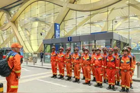 续写胞波情谊 携手共抗灾情 中国云南救援医疗队出征赴缅图片