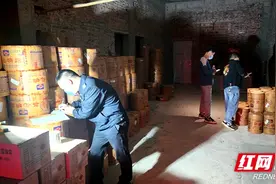 邵阳市应急管理局查获非法储存烟花爆竹4651件图片