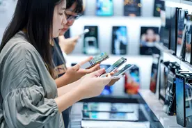 “后高考经济”激发消费活力，唯品会数码和户外装备销量激增图片
