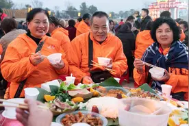 “适老号”抵达！“银发经济”擦亮荆山楚水图片