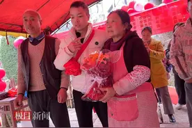 “黑户32年”男子回贵州黔西认亲，他哭着对父母说“我回来晚了”图片