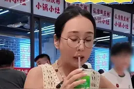 知名女演员现身江西街头！图片