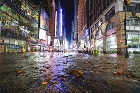 （外代一线）主水管破裂　纽约时报广场地铁站被淹图片