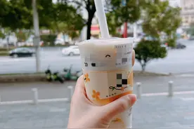 “奶茶都快做成固体了”上热搜，为啥现在奶茶越来越像八宝粥图片