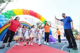 开学了！人大附小为一年级新生举办七彩入学礼图片
