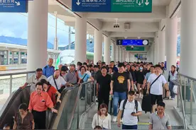 中泰免签半年，云南磨憨出入境泰国籍旅客占比超74%图片