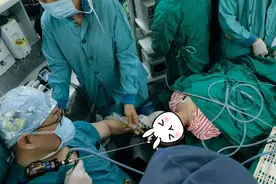 2岁男孩坚果卡喉险窒息！医生提醒：这些错误急救会致命图片