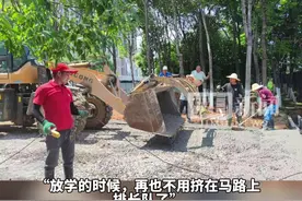 武汉东湖高新区城管协助学校增设新通道，缓解3000余名师生出行难题图片