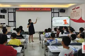 吹塑纸版画遇上青少年 自流井区2024年暑期公益活动绚烂多姿图片