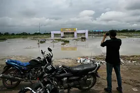 印度踩踏事故背后：宗教“神人”吸引25万信众参加活动图片