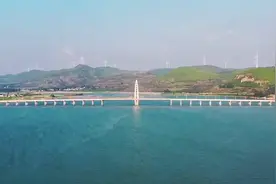 航拍枣庄山亭庄里水库 绿水青山美景如画图片