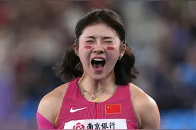 不会化阿丽塔妆容的吴艳妮打破尘封11年的全国纪录图片
