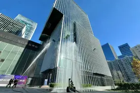 模拟高层建筑火灾有人员被困 北京丰台开展高层建筑灭火救援演练图片