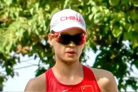 她贴着“神秘”肚脐贴，拿下田径首金！图片