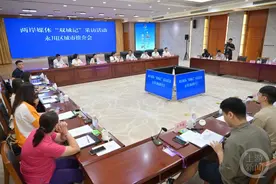 从新鲜好奇到充满信任，赖岳谦点赞重庆无人驾驶网约车图片