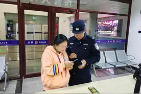 转错账山东大爷急哭了 收到巨款灵武市民吓坏了 灵武民警一个多小时让双方吃了“定心丸”图片