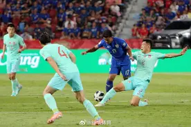 世预赛36强赛首轮 中国队2:1逆转泰国队图片