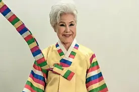 80岁奶奶勇闯韩国“环球小姐”决赛，参赛前已在当地“小有名气”图片