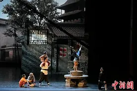 第十二届全国杂技展演在沈阳开幕图片