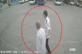 助老出行、救助病患……凡人善举传递人间温暖！青岛十米车厢为城市文明添彩图片