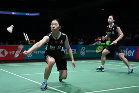 （体育）羽毛球——马来西亚公开赛：李怡婧/罗徐敏女双晋级(2)图片