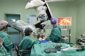 突然出现！哈尔滨男子大哭，“别告诉我家人”图片