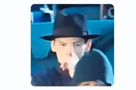 首次担任制片人，向佐新片中频繁摸鼻梁动作被网友吐槽，本人连发多条动态回应图片