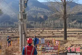 晋北山村灾后重建 电力保障确保民众温暖过冬图片