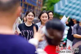 高考结束走出考场的心情你还记得吗？图片
