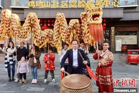 （新春走基层）浙江义乌“外商二代”品汤圆：黑芝麻味获好评图片
