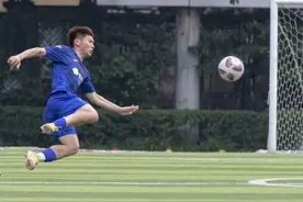 “足”够精彩 首届川南足球城市联赛第三轮比赛在自贡举行图片