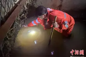 江西南部强降雨天气持续 南铁闻“汛”而动守护铁路安全畅通图片