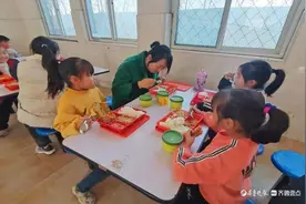家校携手，护航每一餐——广平镇焦集小学开展家长陪餐活动图片