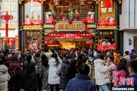 （新春见闻）湖北武汉：春节假期最后一日 民众游兴不减图片