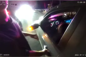 辅警陈龙、邓伟伟，一路“怒吼”！图片