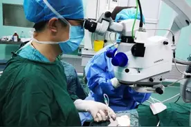 男子除夕夜被烟花炸失明，昏迷8天后仍在ICU！疑私人销售……图片