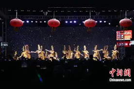 甘肃“五一”花式宠粉：品麻辣烫，黄河畔合唱狂欢图片
