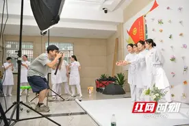 用镜头“发现天使之美”！湖南省人民医院开展5.12护士节公益摄影活动图片